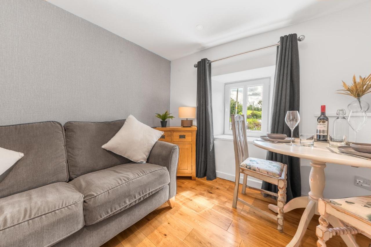 The Black Dog Apartment Dalton in Furness Exterior photo